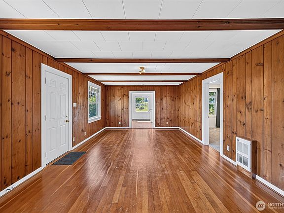 5th image of 4417 Seahurst Avenue