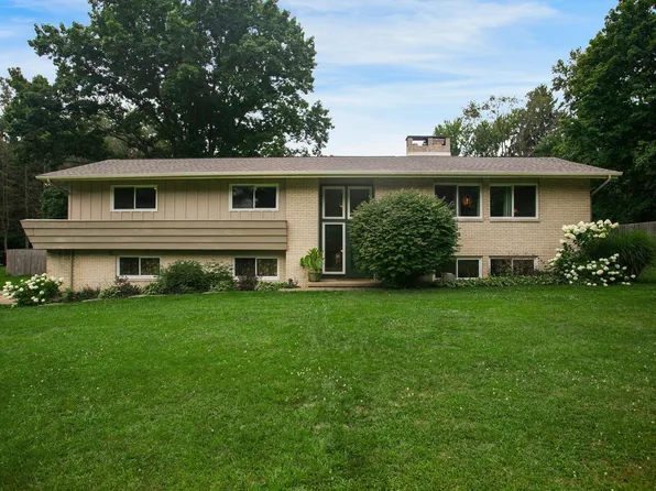 53251 Martin Ln, South Bend, IN 46635