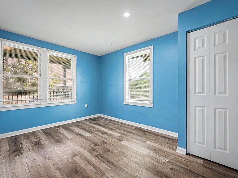 250 Vernis Ave — Photo 12