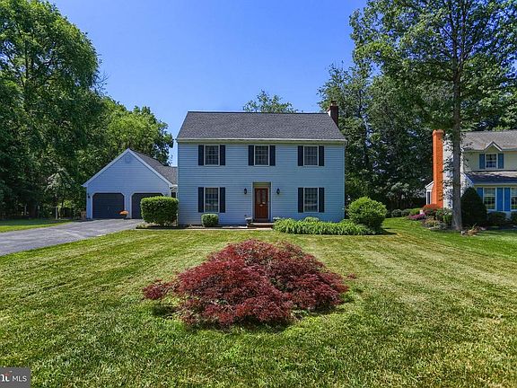 3rd image of 9 Oxford Ct