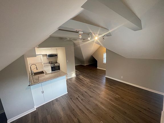 3rd image of 2984 Linwood Ave #3
