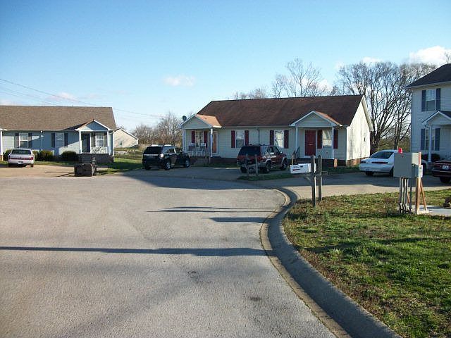 2nd image of 930 L C Ave