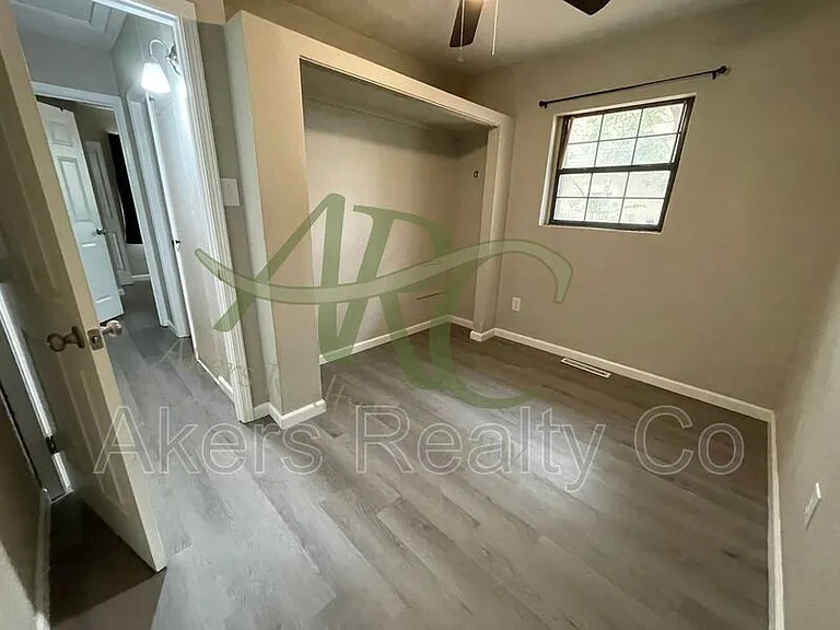 1640 E Orman Ave — Photo 6