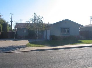 220 Oleander Ln, Turlock, CA 95380