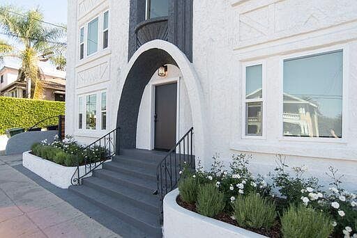 2nd image of 830 N Coronado St APT 2