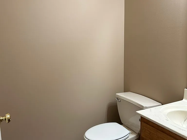 Ledyard Townhomes- Rent By The Bed — Photo 14