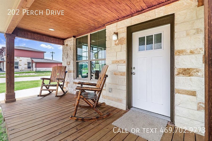 1st image of 202 Perch Dr