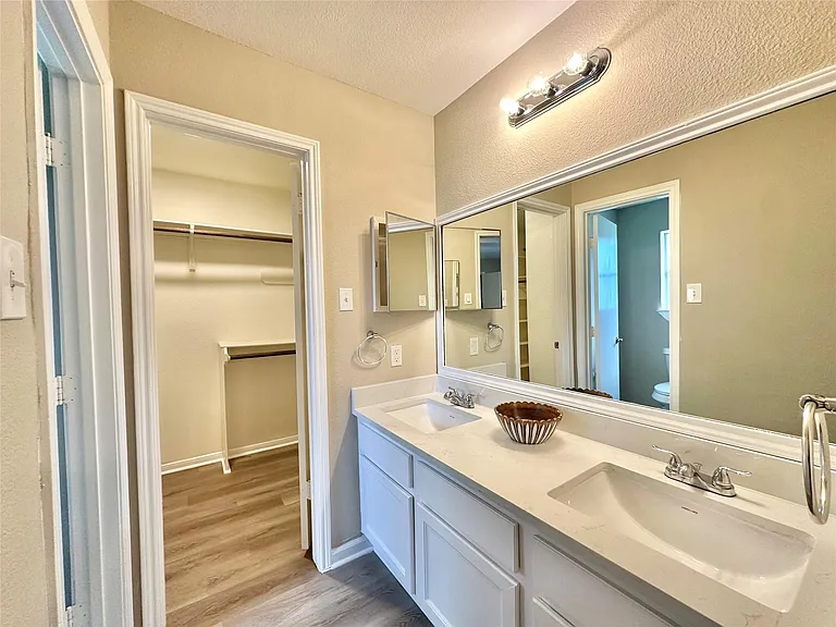 1514 Park Meadow Dr — Photo 10