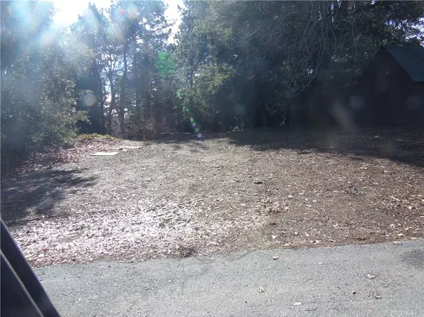 23123 Snowberry Ln, Crestline, CA 92325