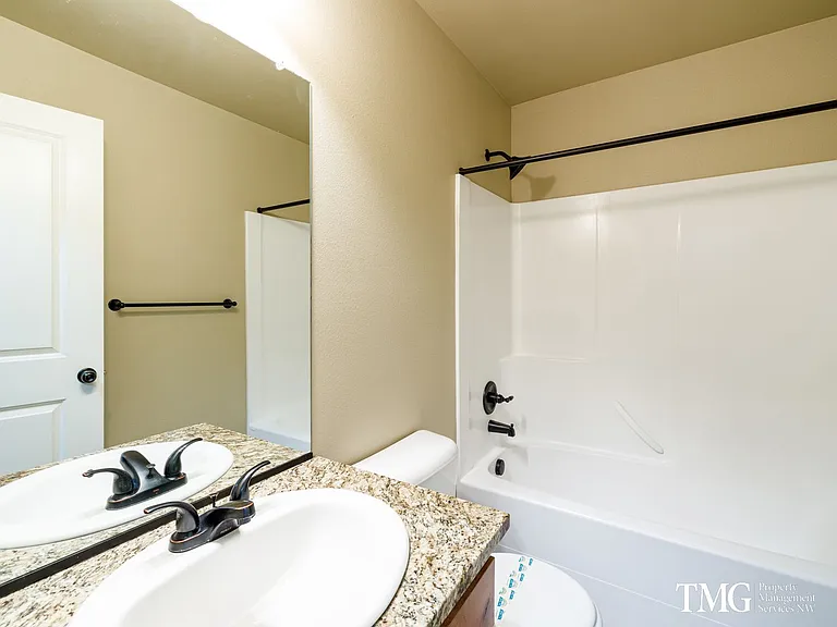 9807 NE 76th Way — Photo 44