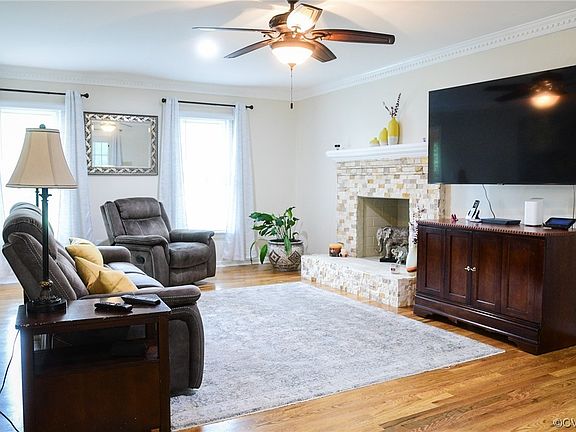 5th image of 410 Derbycreek Ln
