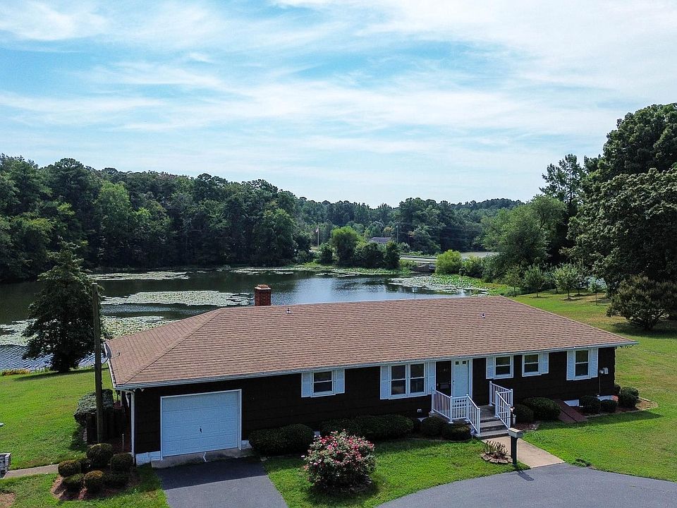 1st image of 28469 Lakeside Ln