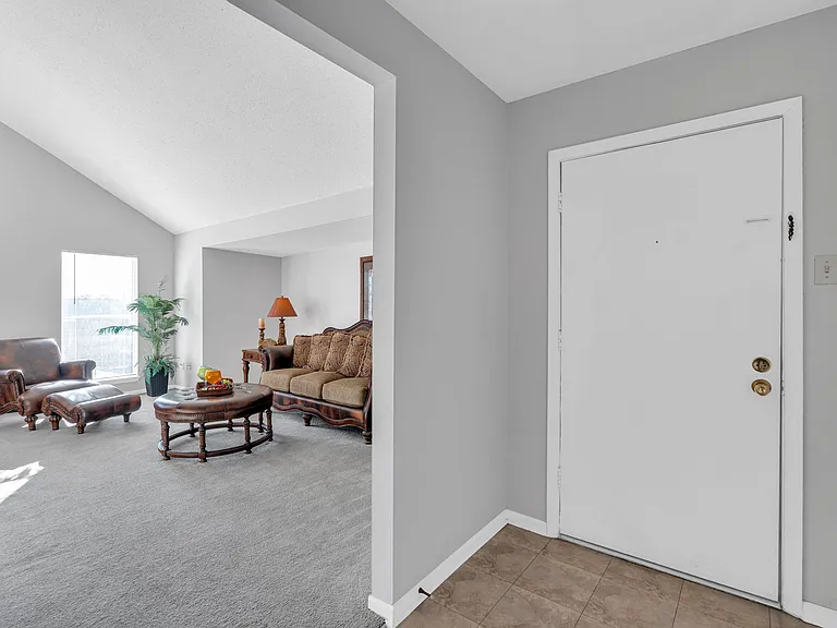 Windsong Apartments — Photo 15