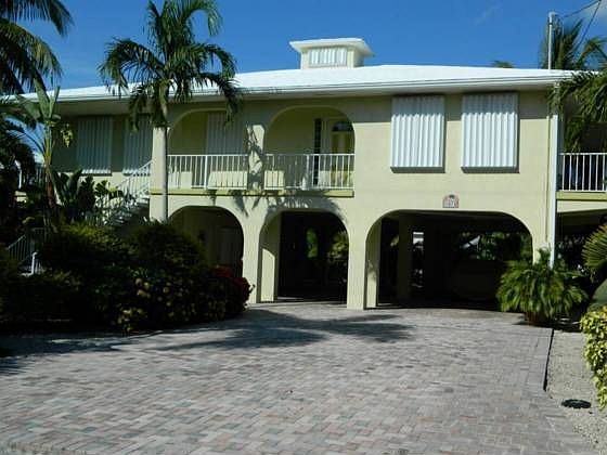 2nd image of 1073 Lagoon Dr