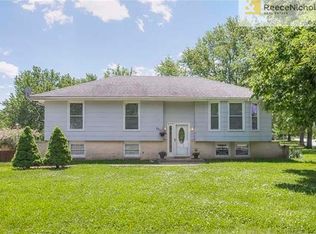 7711 NW 75th St, Kansas City, MO 64152