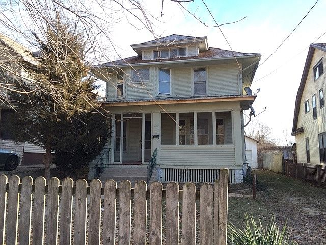 1st image of 429 N Hinkley Ave