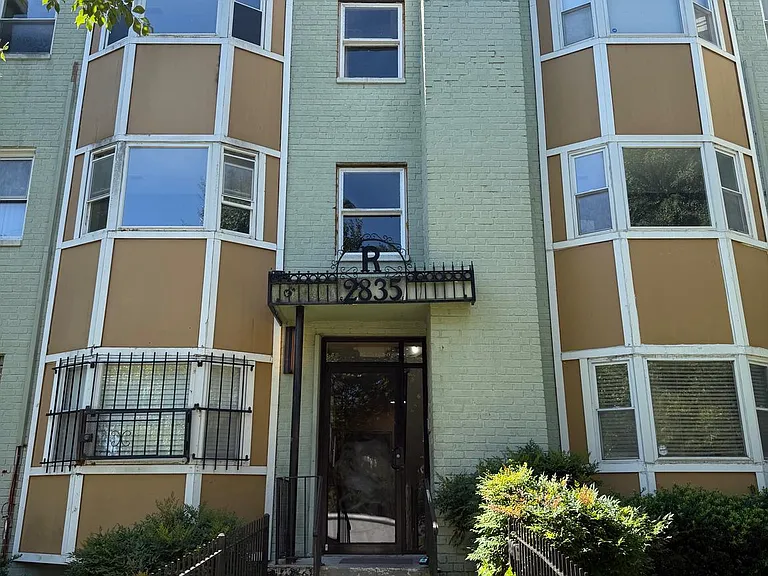 2835 Gainesville St SE #304 — Photo 2