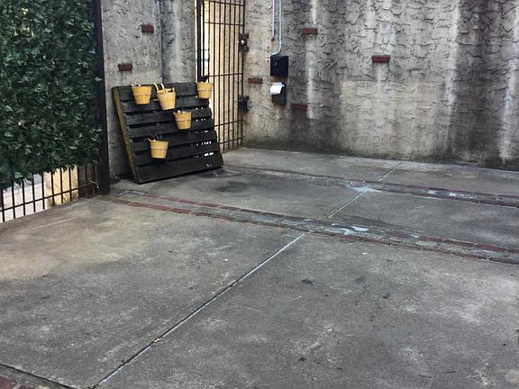 2nd image of 622 N Hancock St