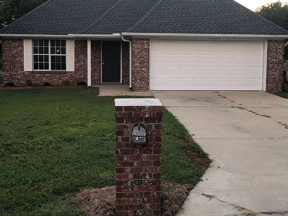 New roof, all brick exterior