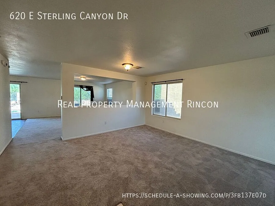 Spacious 4-Bed, 2.5 Bath with 3-Car Garage in Vail! — Photo 2