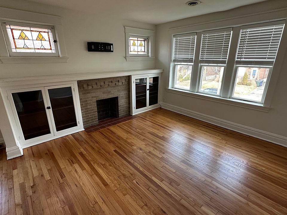 1st image of 5054 Winona Ave #2F