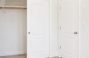 5th image of 3280 Sunny Gate Ln