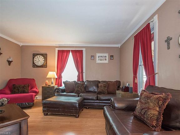 2nd image of 791 Prospect St
