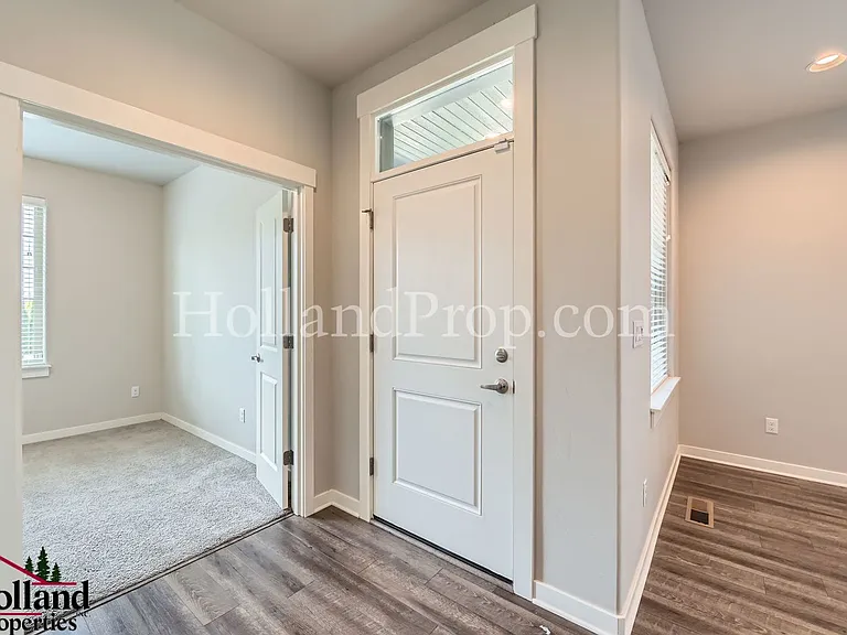 5205 SE Davis Rd — Photo 4
