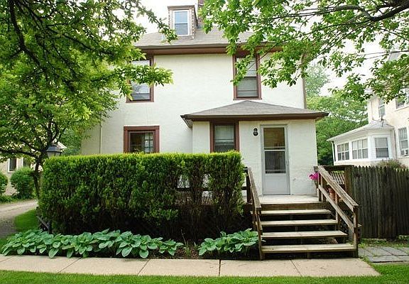 3rd image of 871 Oakwood Ave