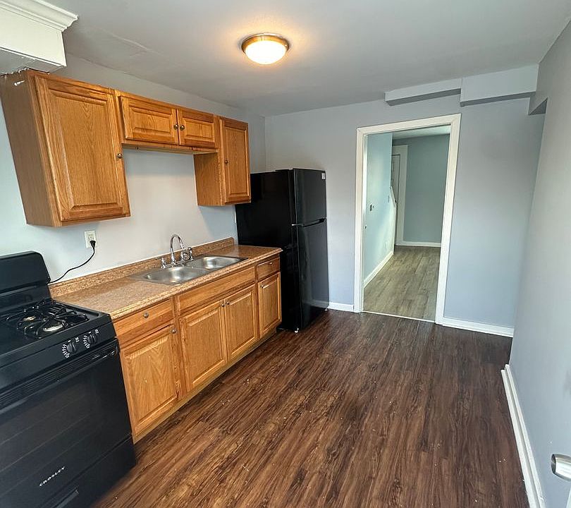 1st image of 18-24 Balzac Ct