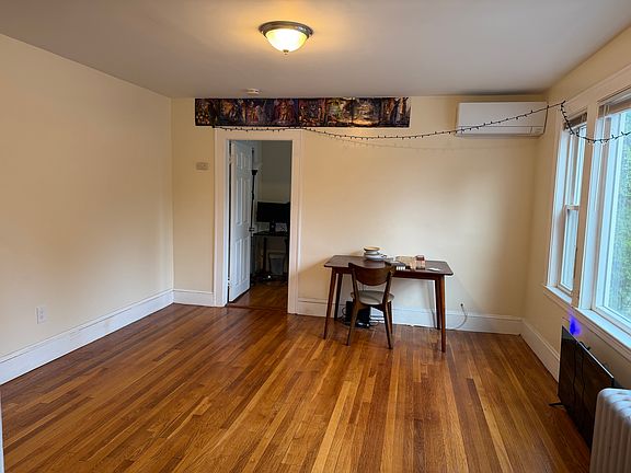 2nd image of 8 Cenacle Rd