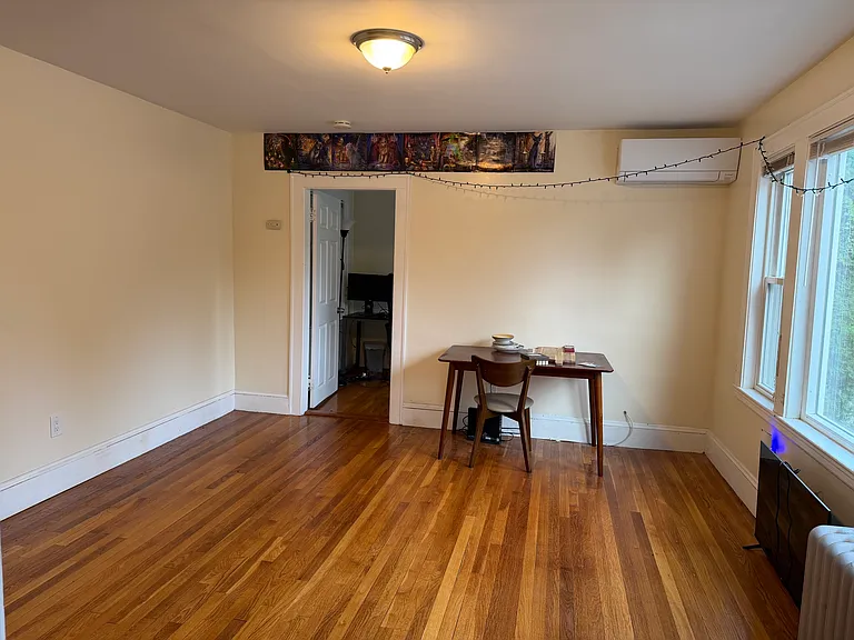 8 Cenacle Rd — Photo 2