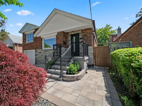 69 Squires Ave, Toronto, ON M4B 2R7