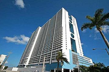 2nd image of 1717 N Bayshore Dr APT 1047
