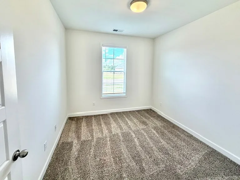 130 Primrose Ln — Photo 8