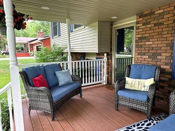 3rd image of 118 Bernice Ln