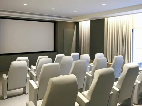 320 West 38th Street image 11 of 13