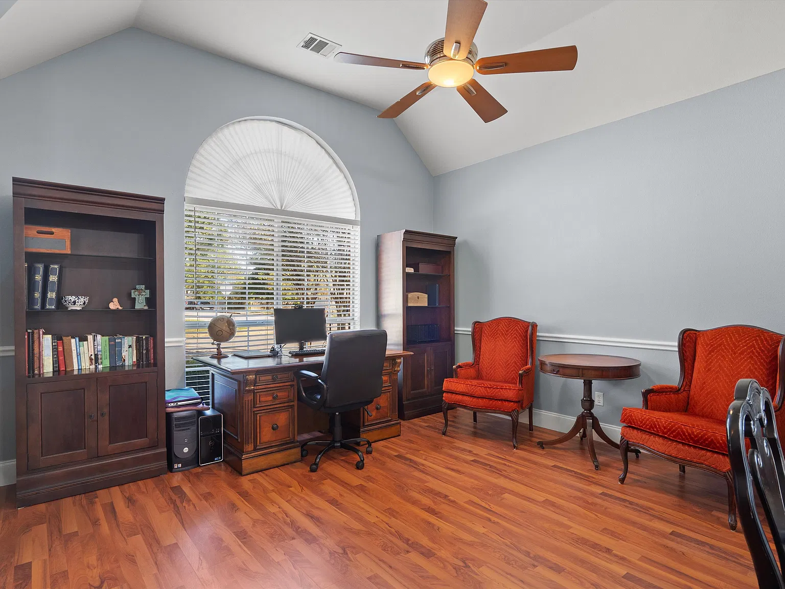 3 bed, 1996 sqft, $2,600 — Photo 4