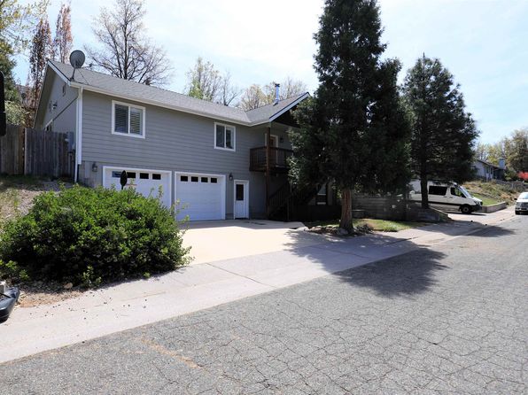 1512 Village Way, Mount Shasta, CA 96067
