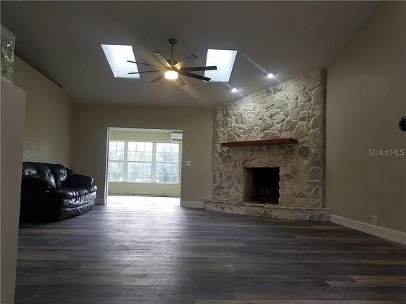4th image of 185 W Country Circle Dr