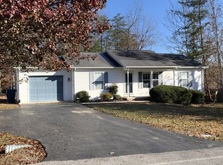 551 Bobwhite Dr, Crossville, TN 38555