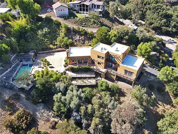 4th image of 26050 Mulholland Hwy