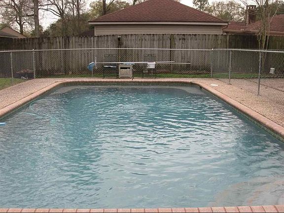 3rd image of 1120 Chatwood Dr