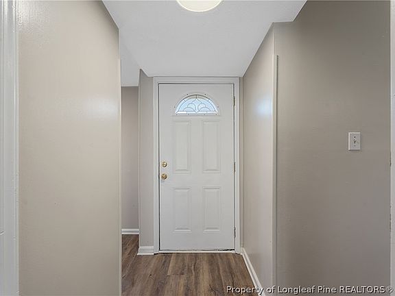 5th image of 416 Kirkcaldy Ct