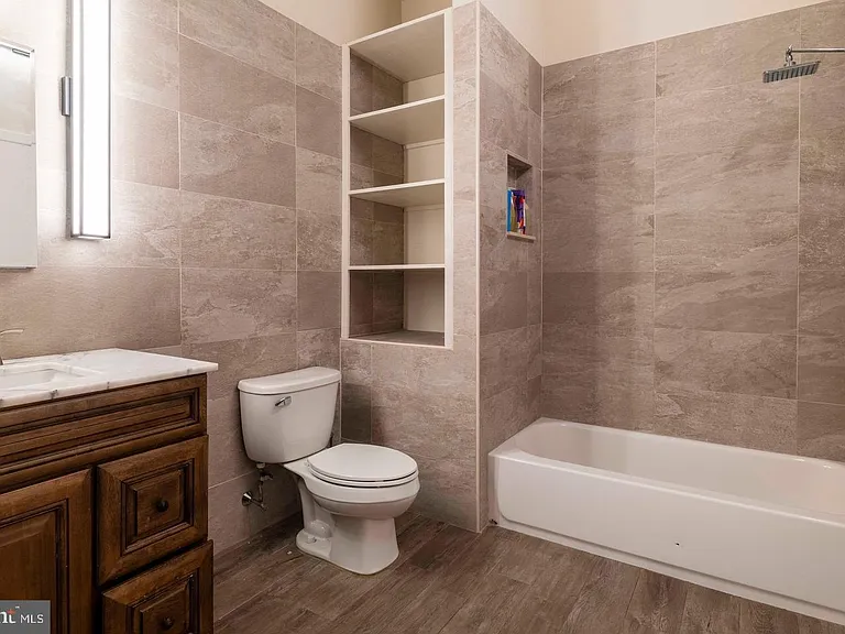 2200 Arch St #28-506-507 — Photo 42