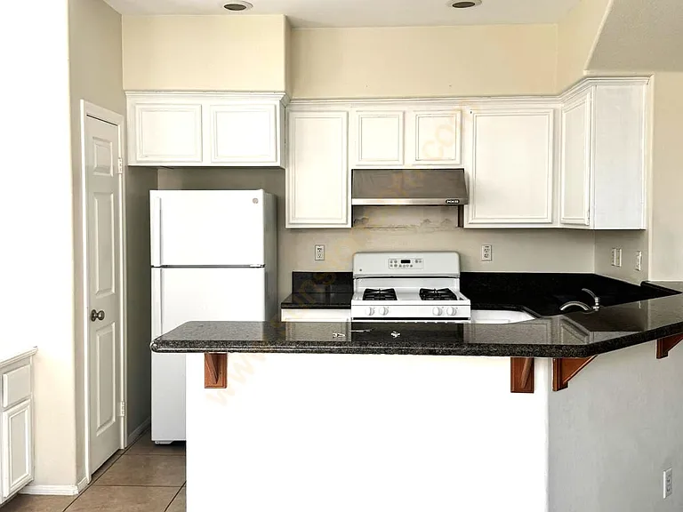 1443 Ledgestone Ln — Photo 9
