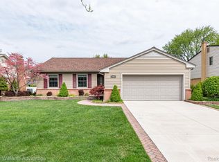 36080 Barkley St, Livonia, MI 48154
