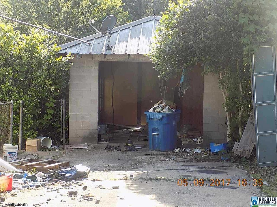 2nd image of 1300 8th St