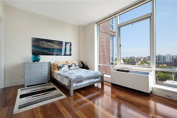 Sold by HomeDax Real Estate | media 5