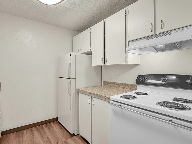 Riverview Apartments — Photo 46
